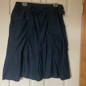 Very original skirt!